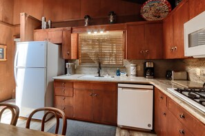 Chalet (3 Bedrooms) | Interior - Hiltbrand Hangout (Yosemite National Park)