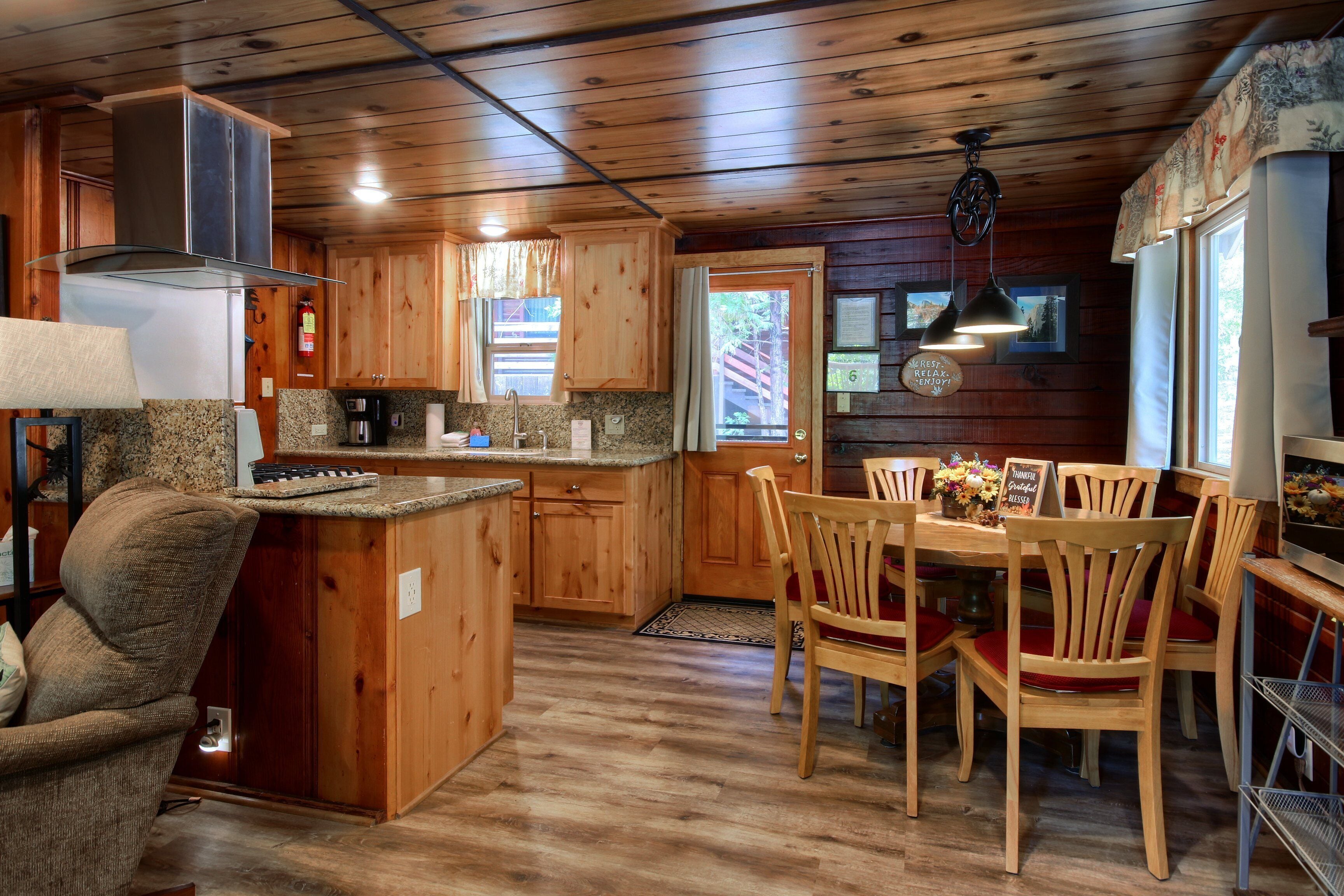 Chalet (2 Bedrooms) | Interior