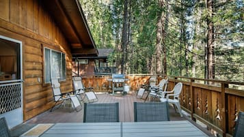 Chalet (3 Bedrooms) | Interior