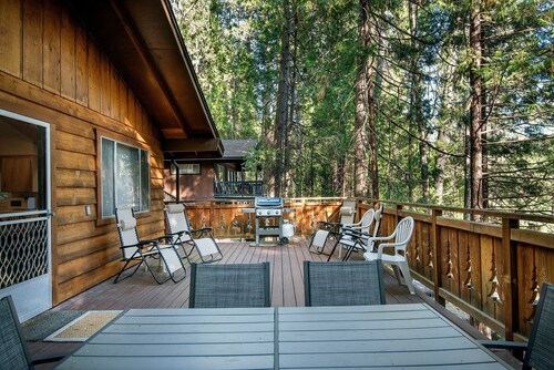 Yosemite Retreat in the Meadows