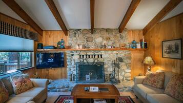 Chalet (3 Bedrooms) | Interior