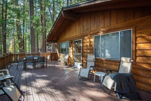 Chalet (3 Bedrooms) | Interior