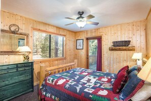 Chalet (2 Bedrooms) | Interior - River Refuge (Yosemite National Park)