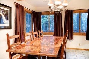 Chalet (3 Bedrooms) | Interior - Big Pine Lodge (Yosemite National Park)
