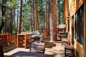 Chalet (3 Bedrooms) | Interior - Big Pine Lodge (Yosemite National Park)