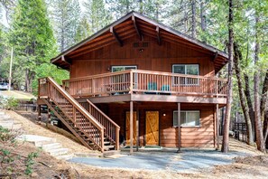 Chalet (4 Bedrooms) | Interior - Star Gazers (Yosemite National Park)