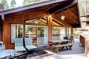 Chalet (4 Bedrooms) | Front of property