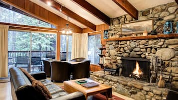 Chalet (4 Bedrooms) | Interior