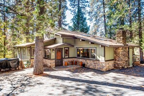 Front of property - The Legacy (Yosemite National Park)