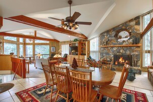 Chalet (3 Bedrooms) | Interior