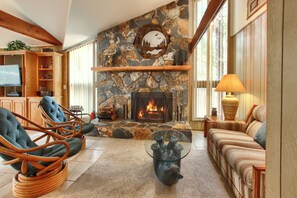 Interior - Pohono Pines (Yosemite National Park)
