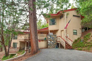 Chalet (3 Bedrooms) | Front of property