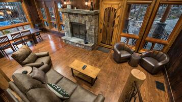 Chalet (3 Bedrooms) | Interior