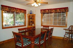 Chalet (3 Bedrooms) | Interior