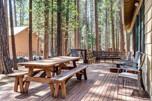 Chalet (3 Bedrooms) | Interior
