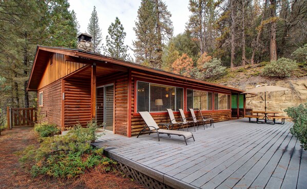 Chalet (2 Bedrooms) | Interior - Longview (Yosemite National Park)