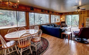 Chalet (2 Bedrooms) | Interior