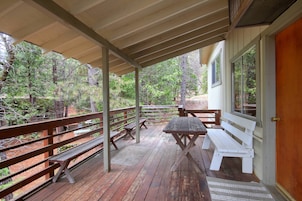 Chalet (3 Bedrooms) | Interior