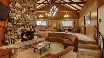 Chalet (3 Bedrooms) | Interior