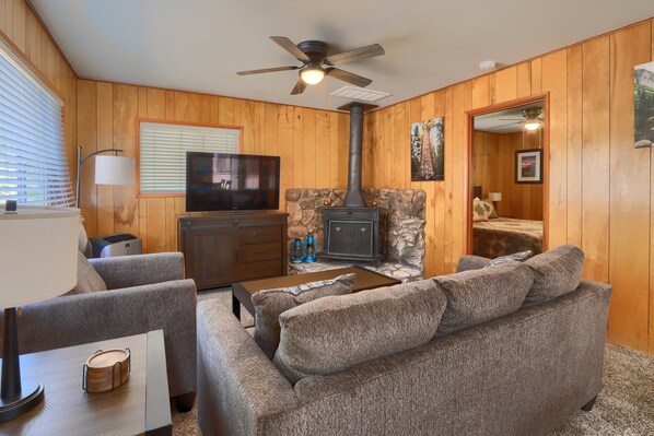 Interior - The Redwoods Cabin (Yosemite National Park)