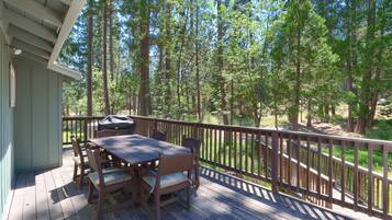 Chalet (2 Bedrooms) | Interior