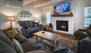 Maison (3 Bedrooms) | Aire de séjour | Téléviseur