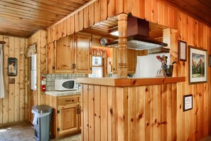 Chalet (4 Bedrooms) | Interior - Shangri La-de-da (Yosemite National Park)