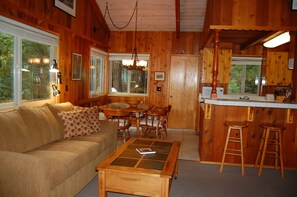 Interior - Dunning's Retreat (Yosemite National Park)