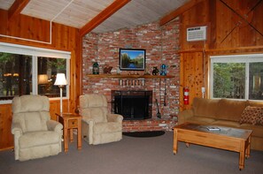 Interior - Dunning's Retreat (Yosemite National Park)