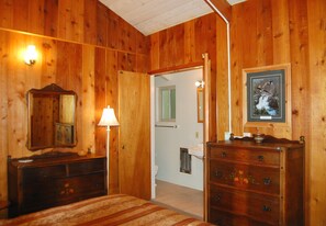 Chalet (2 Bedrooms) | Interior - Dunning's Retreat (Yosemite National Park)