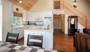 Chalet (3 Bedrooms) | Interior