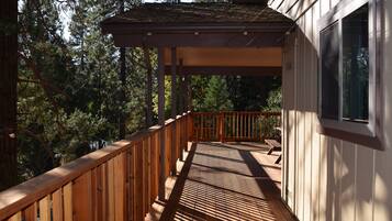 Chalet (2 Bedrooms) | Interior