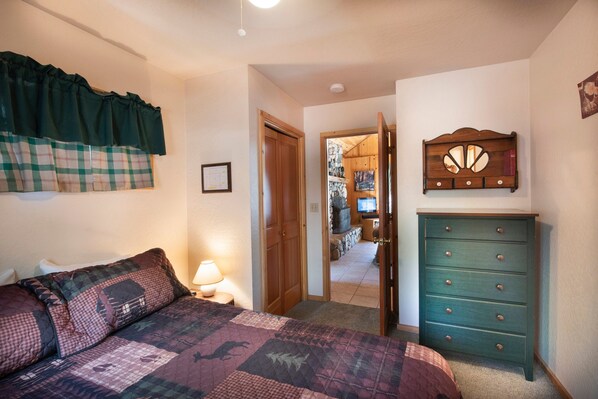 Interior - Wawona Cabin (Yosemite National Park)