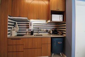 Microwave, stovetop - Carioca Retreat in the heart of Rio de Janeiro - unique apartment for 4 people (Rio de Janeiro)