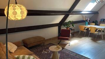 Livros, aparelho de som