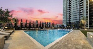 Pool - Midtown Apt - 2 Miles from Benz Stadium (Atlanta)