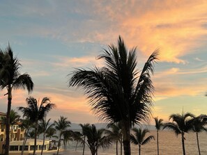 A beachfront property with palm trees and a building with multiple balconies. - Luxurious Villa del Palmar Flamingos
Neuvo Nayarit
1 BR  7 nights (Bucerías)