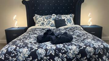 1 dormitorio, tabla de planchar con plancha, wifi y ropa de cama