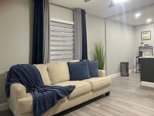 Beautiful 1-bedroom apartment with AC in fabulous Lakeland