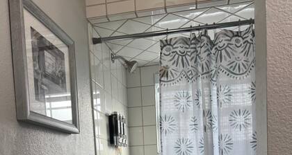 Beautiful 1-bedroom apartment with AC in fabulous Lakeland