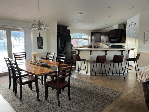 Entire home in Boulder, MT The Boulder House