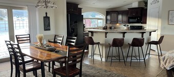 Entire home in Boulder, MT The Boulder House