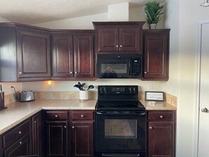 Private kitchen - Entire home in Boulder, MT The Boulder House (Boulder)