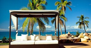 Beach - "5-Star Spring Break Oasis: Garza Blanca Luxury Beachfront Suite" Sleeps 8 (Puerto Vallarta,)