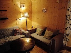 Living area - Apartment Col de la Faucille (Mijoux)