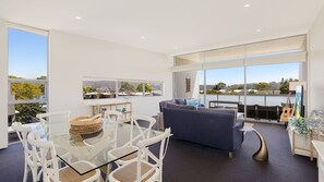 Interior - Water Pearl - Coast Resort (Merimbula)