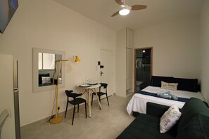 1 bedroom, Internet, bed sheets - Bethânia Apartment - in the heart of Rio de Janeiro, a charming, fully equipped studio apartment with a garage. (Rio de Janeiro)
