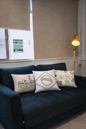 TV - Bethânia Apartment - in the heart of Rio de Janeiro, a charming, fully equipped studio apartment with a garage. (Rio de Janeiro)