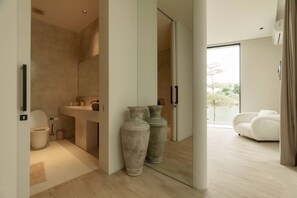 Dusche, Haartrockner, Handtücher, Seife