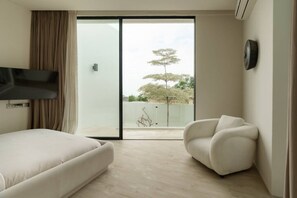 Bureau, fer et planche à repasser, Wi-Fi, draps fournis